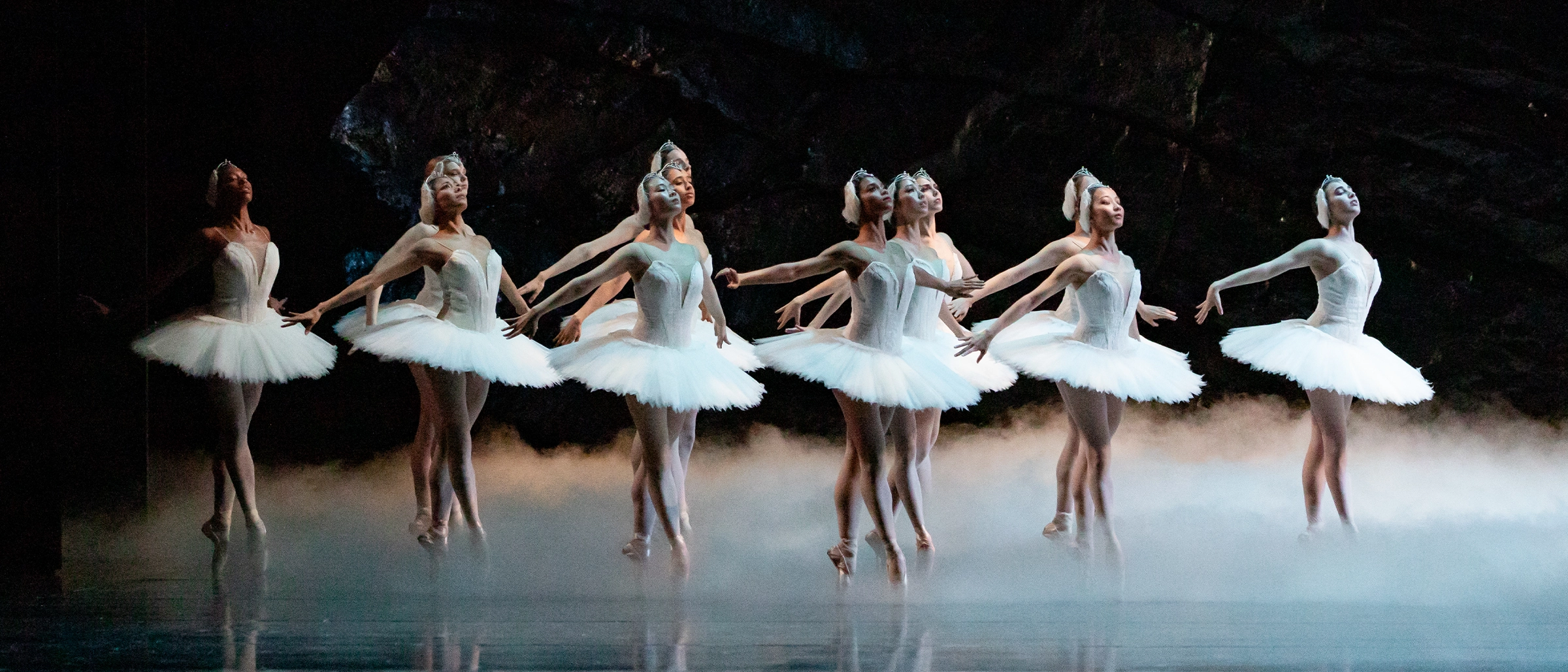 San Francisco Ballet in Tomasson's Swan Lake // © Reneff-Olson Productions