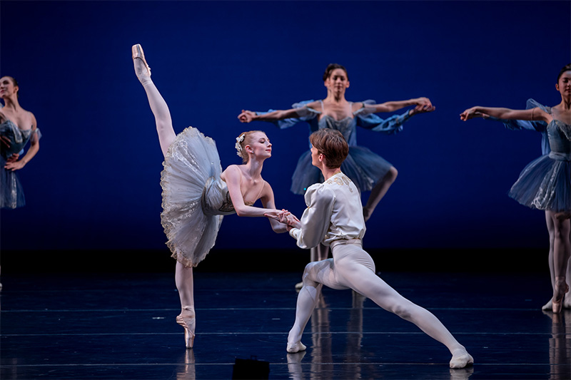 San Francisco Ballet School Students in Tomasson's Ballet D'Isoline. (© Lindsay Thomas)