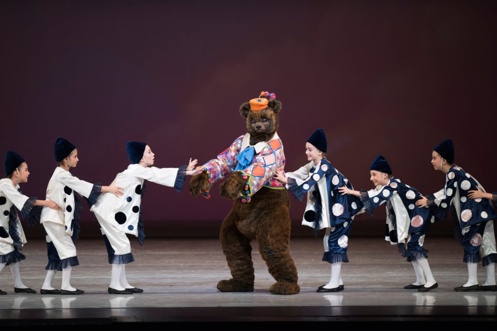 San Francisco Ballet in Tomasson's Nutcracker. (© Erik Tomasson)