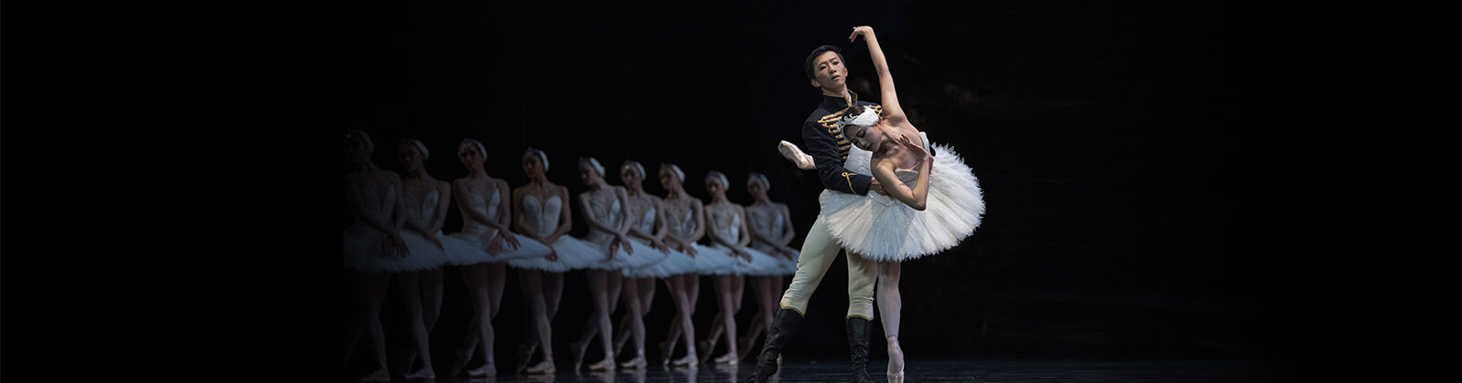 Wona Park and Wei Wang in Tomasson's Swan Lake // © Erik Tomasson