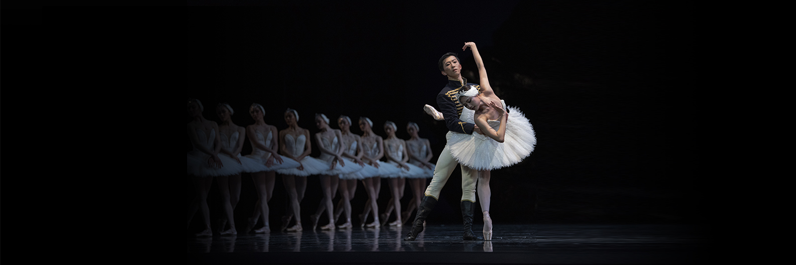 Wona Park and Wei Wang in Tomasson's Swan Lake // © Erik Tomasson