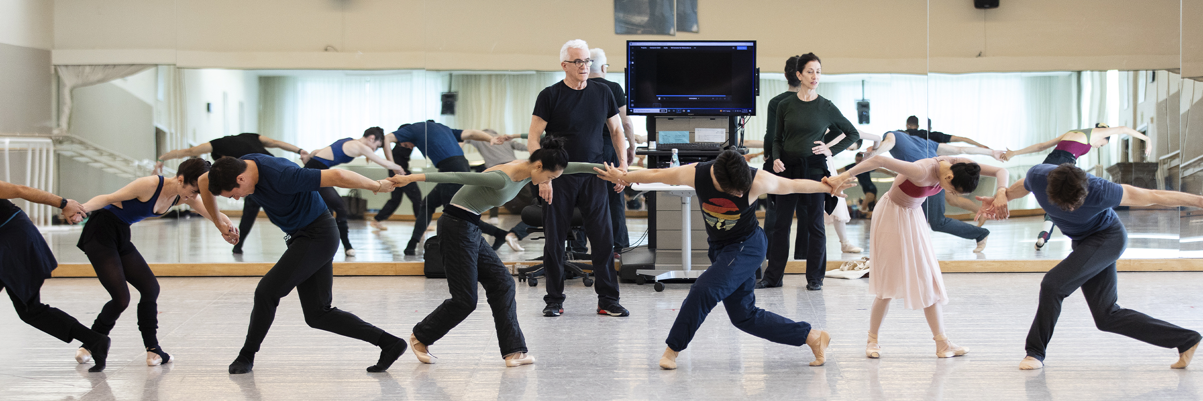 San Francisco Ballet rehearsing Caniparoli's Emergence // © Reneff-Olson Productions