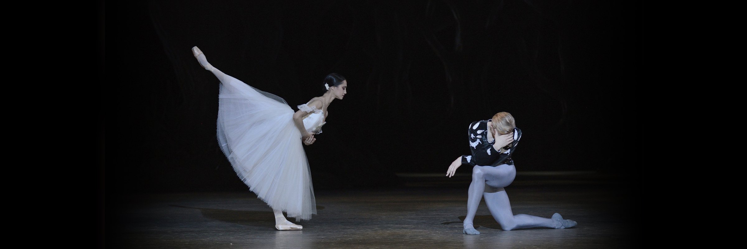 Mathilde Froustey and Tiit Helimets in Tomasson's Giselle // © Erik Tomasson