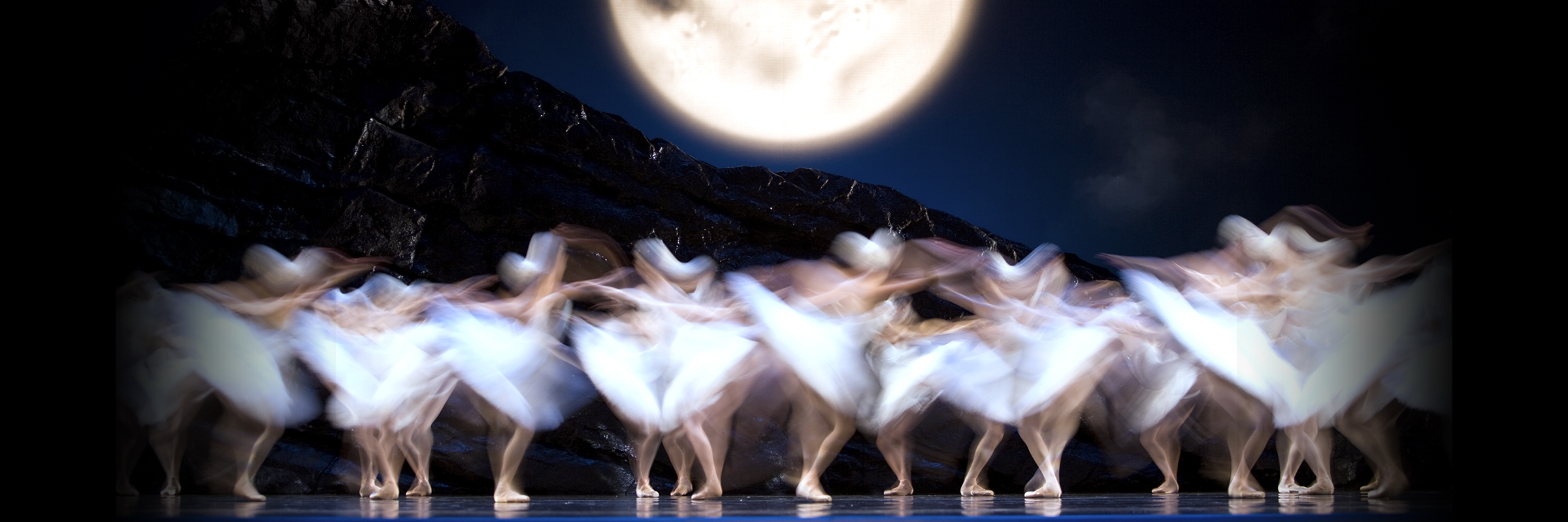 San Francisco Ballet in Tomasson's Swan Lake // © Erik Tomasson