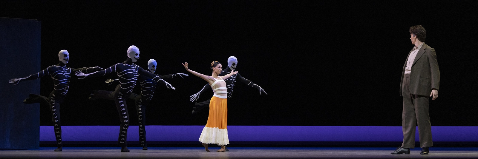 San Francisco Ballet in an excerpt from Lopez Ochoa's Broken Wings // © Chris Hardy