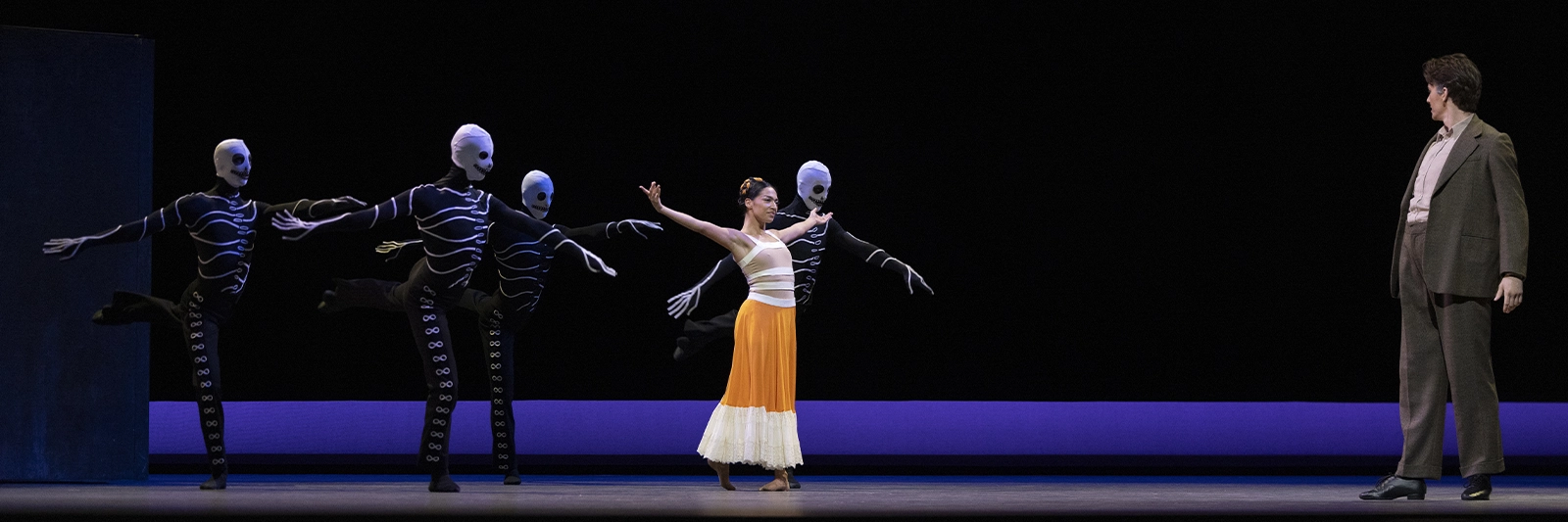 San Francisco Ballet in an excerpt from Lopez Ochoa's Broken Wings // © Chris Hardy