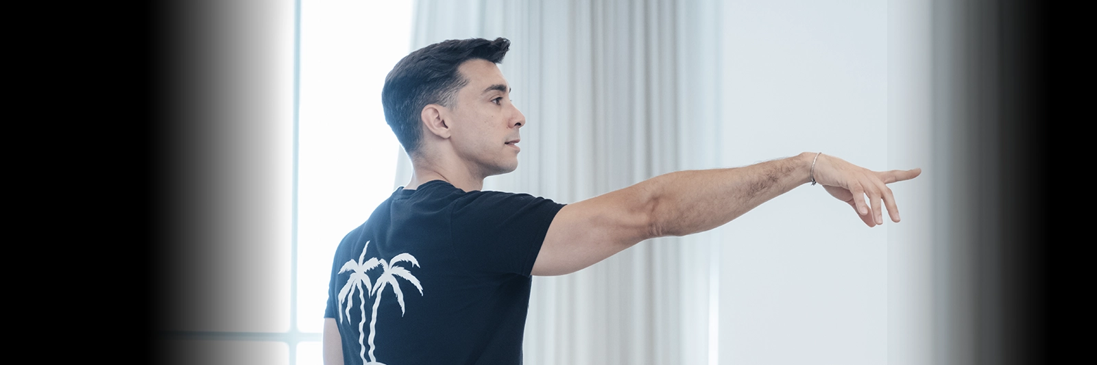 Danny Kraus leading rehearsal for Rojo's Raymonda // © San Francisco Ballet, photo by Lindsey Rallo
