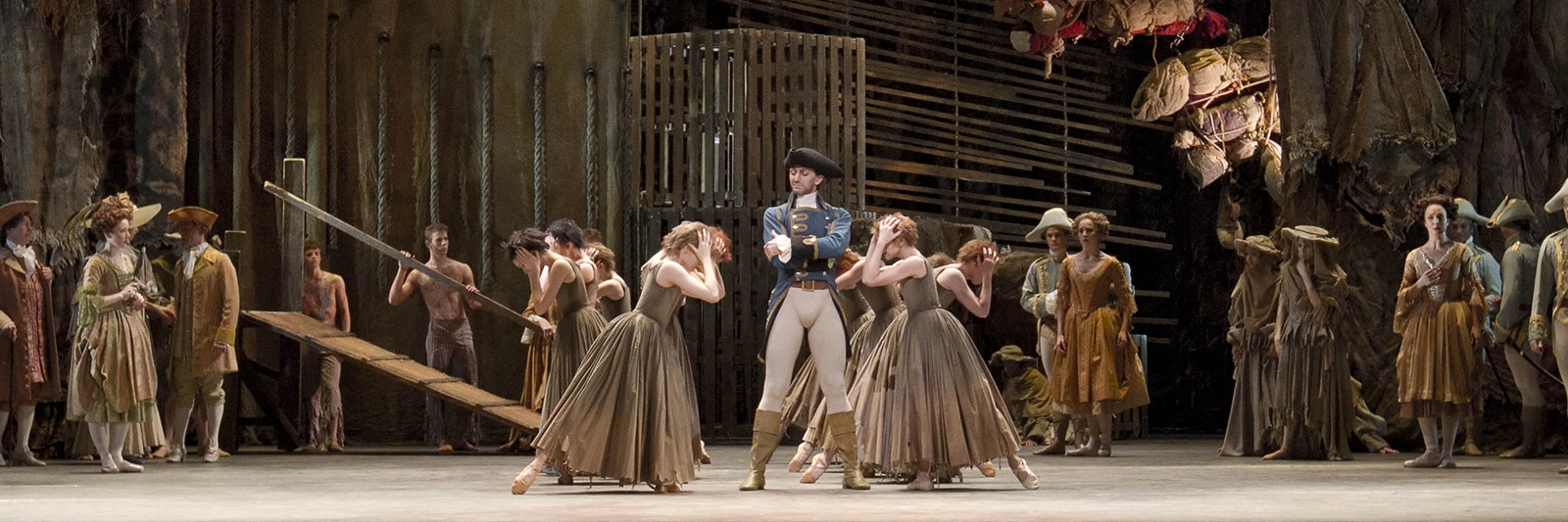 The Royal Ballet in Kenneth MacMillan’s Manon // © Photograph by Alice Pennefather, courtesy of Royal Ballet