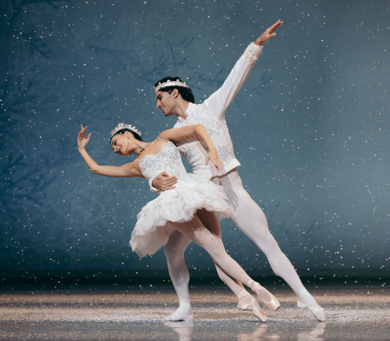 Jasmine Jimison and Fernando Carratalá Coloma in Tomasson's Nutcracker // © San Francisco Ballet, photo by Lindsey Rallo