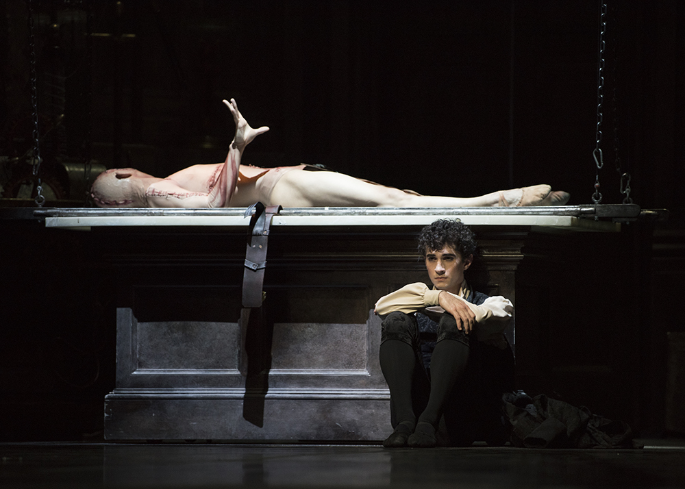 Max Cauthorn and Wei Wang in Scarlett's Frankenstein // © Erik Tomasson