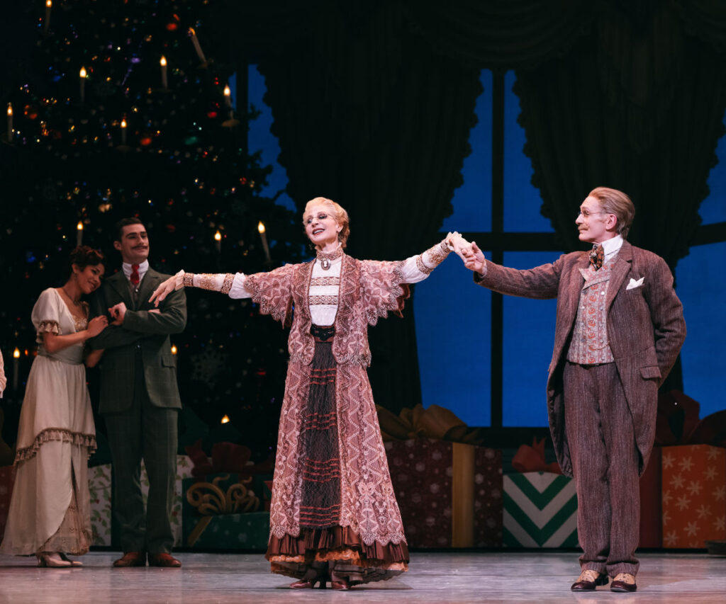 Kristi DeCaminada and Jim Sohm in Tomasson's Nutcracker