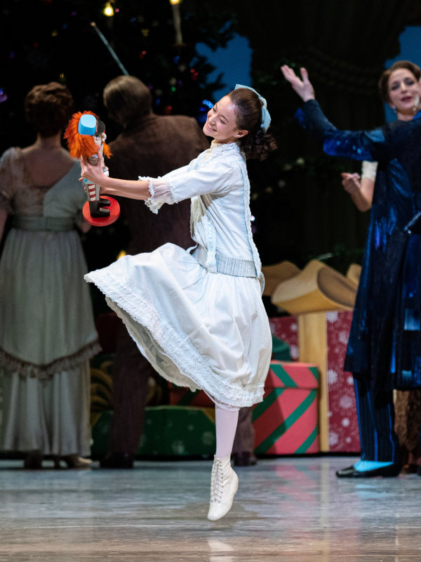 San Francisco Ballet School Student in Tomasson's Nutcracker // © Erik Tomasson