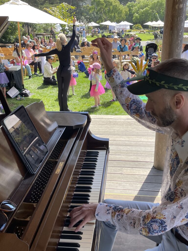 SF Ballet School pianist Danny Sullivan and faculty member Kristi DeCaminada lead a Family Dance-Along at 2024 Flower Piano at SF Botanical Garden // Photo by Andrew Barrett