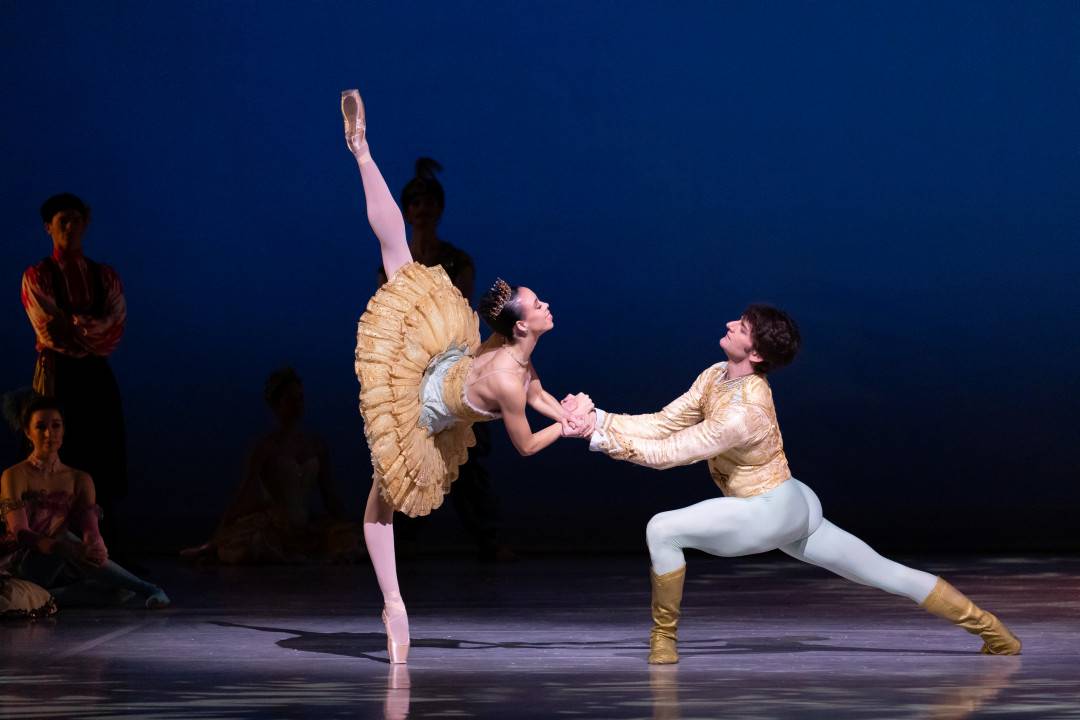 Nikisha Fogo and Aaron Robison in Tomasson's Nutcracker // © Reneff-Olson Productions